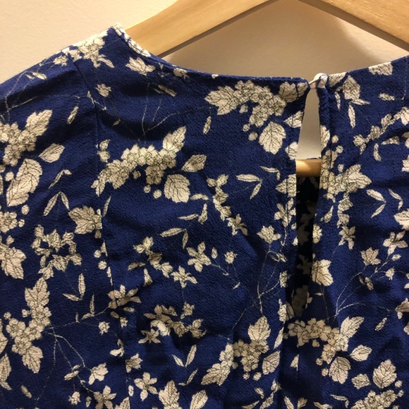 H&M fitted blouse - Picture 3 of 3